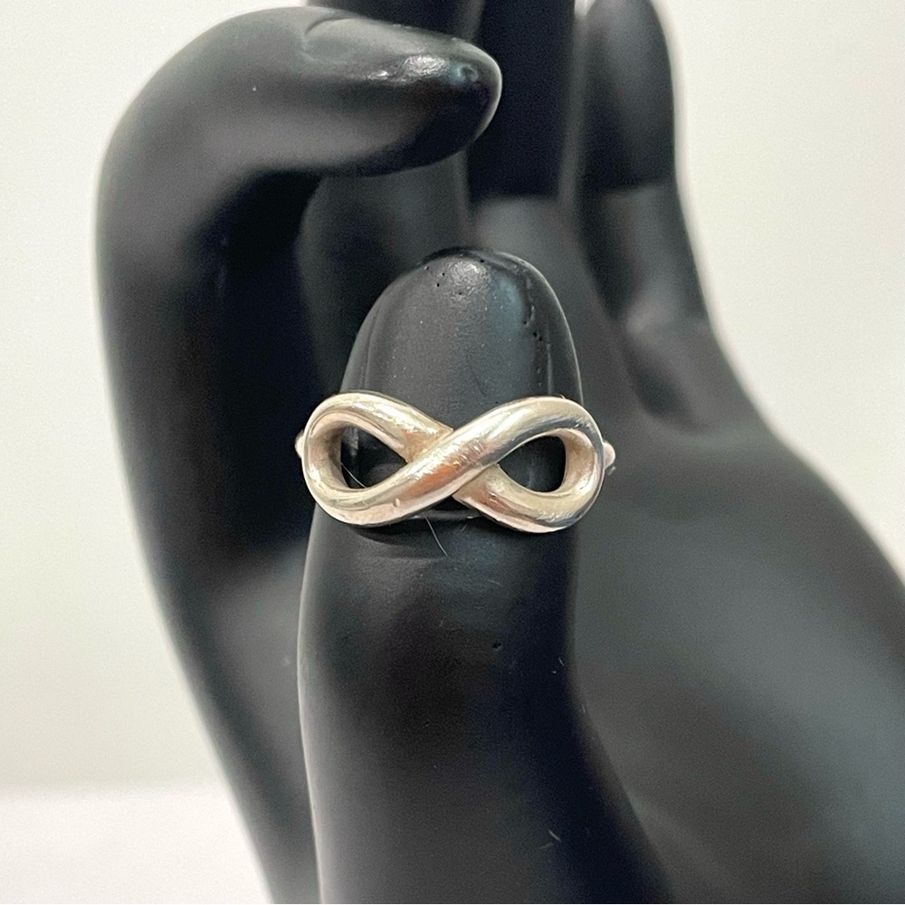 James Avery 925 Sterling Silver Infinity Ring